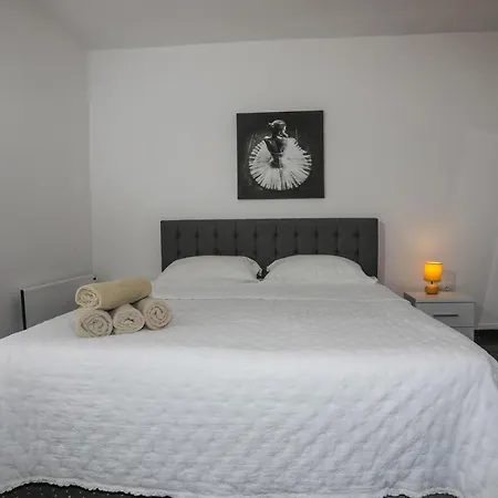 Apartment Ana Pool Hvar *